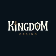 Logo van Kingdom Casino – witte letters met kroon op zwart
